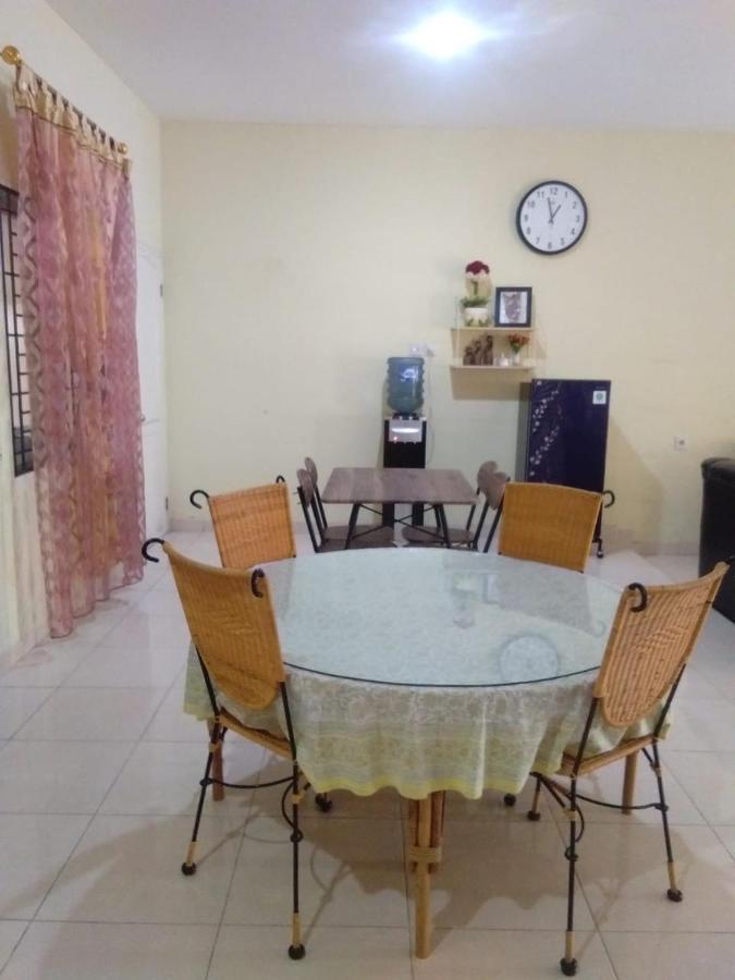Villa Brastagi Resort Jalan Mimpin Tua Blok C No. 41 Берастагі Екстер'єр фото