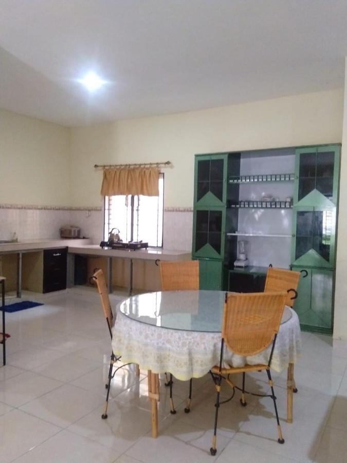 Villa Brastagi Resort Jalan Mimpin Tua Blok C No. 41 Берастагі Екстер'єр фото