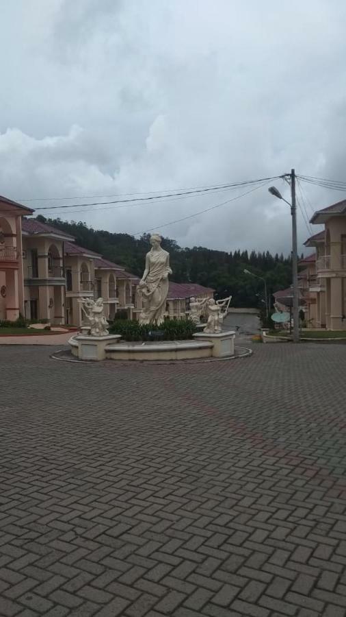 Villa Brastagi Resort Jalan Mimpin Tua Blok C No. 41 Берастагі Екстер'єр фото